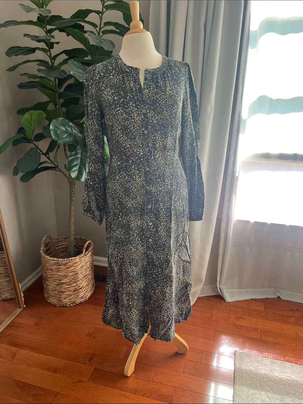 LOFT Dark grey and White Speckled Long Sleeve Dress